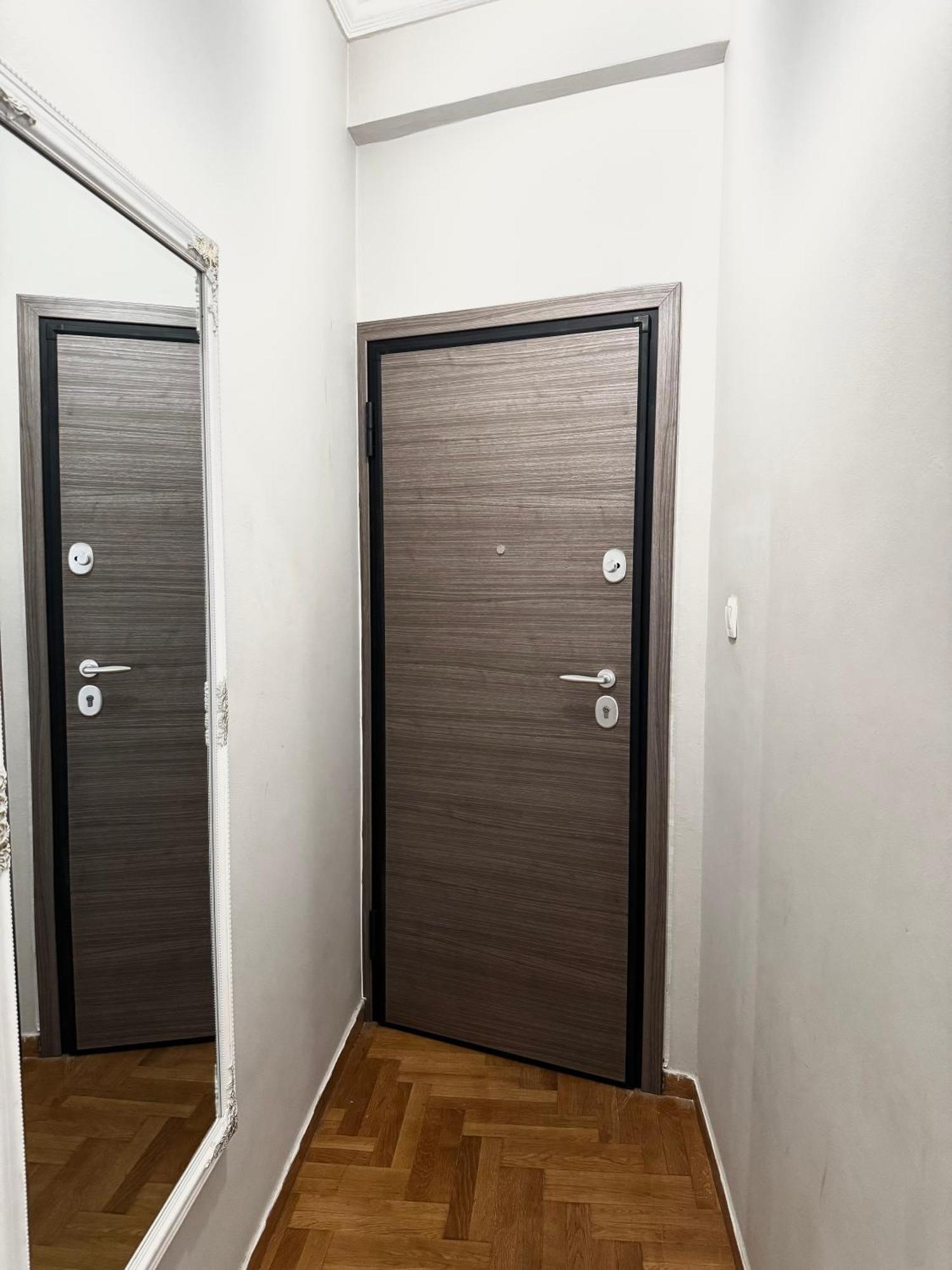 Vivian Modern Apartment Афины Экстерьер фото